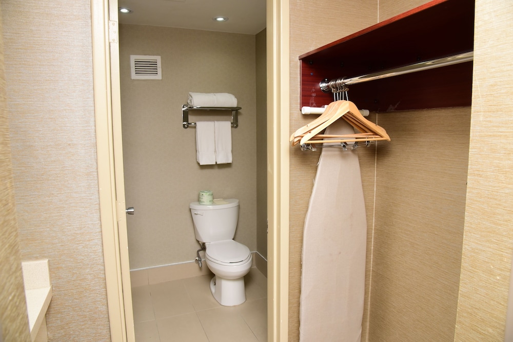 Days Inn by Wyndham Ottawa 17/31