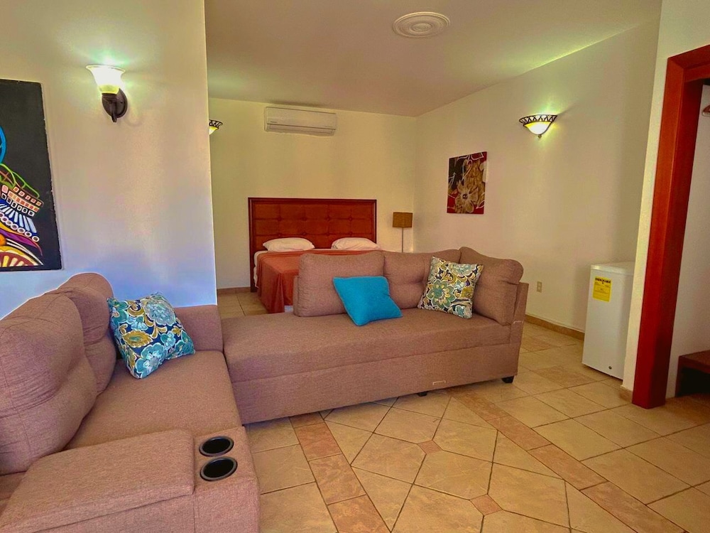 West Bay Colonial 40/58