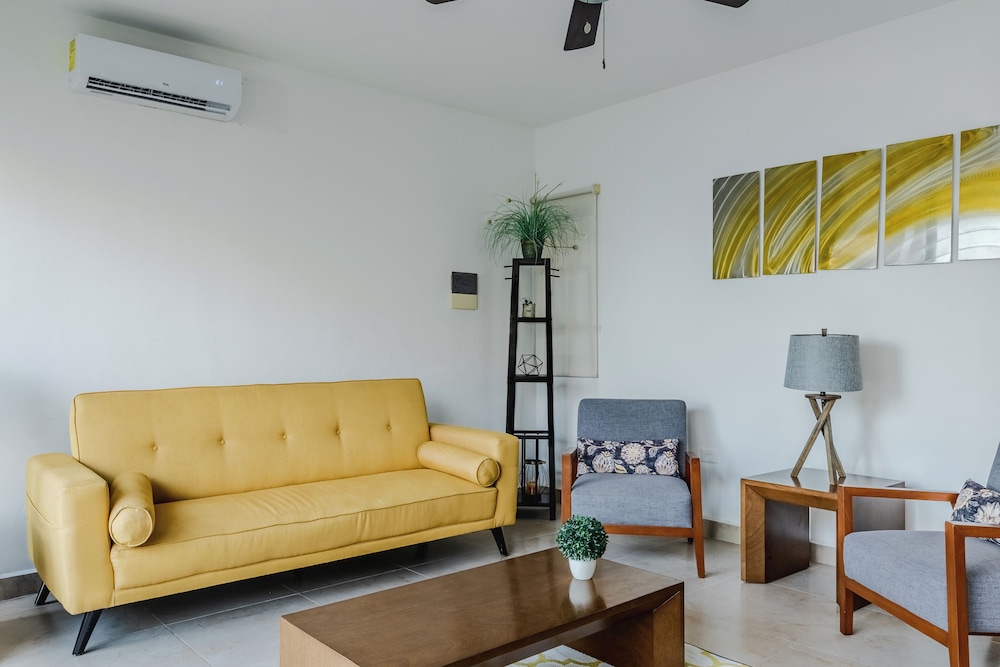 Velas Condos 30/48