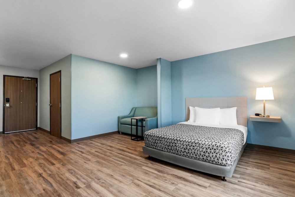 WoodSpring Suites Rogers Bentonville 17/51