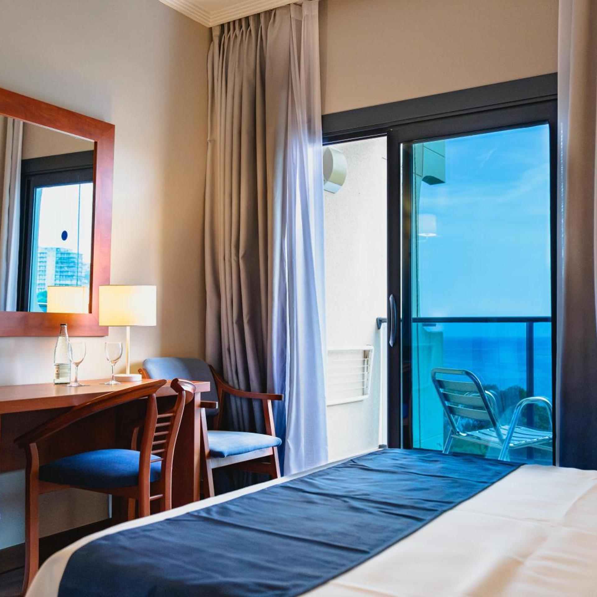 Room, Single, Double or Twin Bed, Sea View