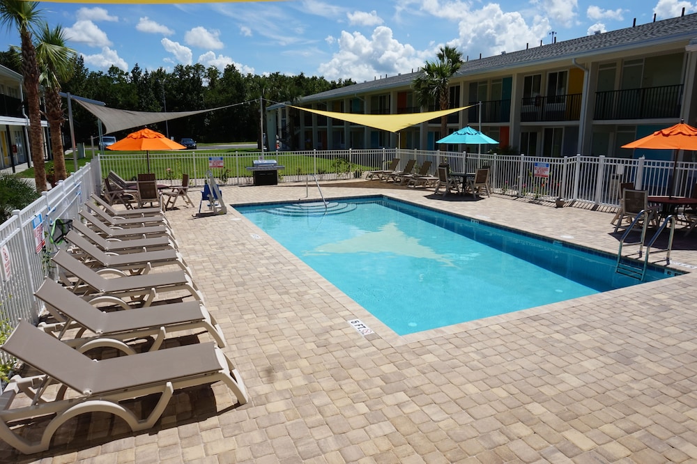 The Smart Stay Inn 3/42