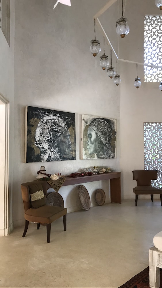 The Villa Luxury Suites Hotel 18/43