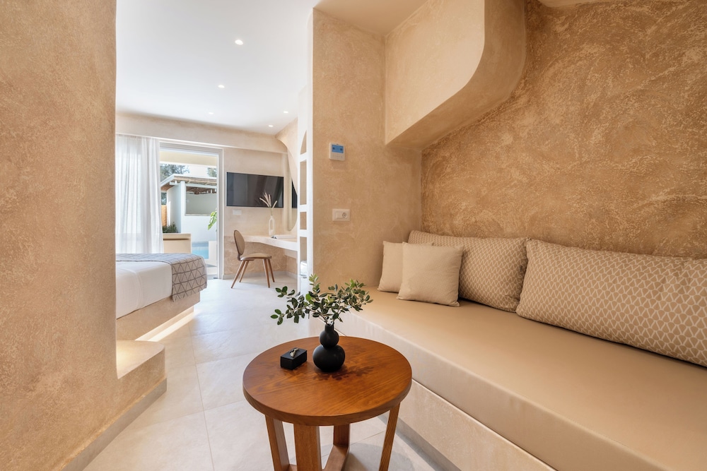 Heyday Luxury Suites 44/66