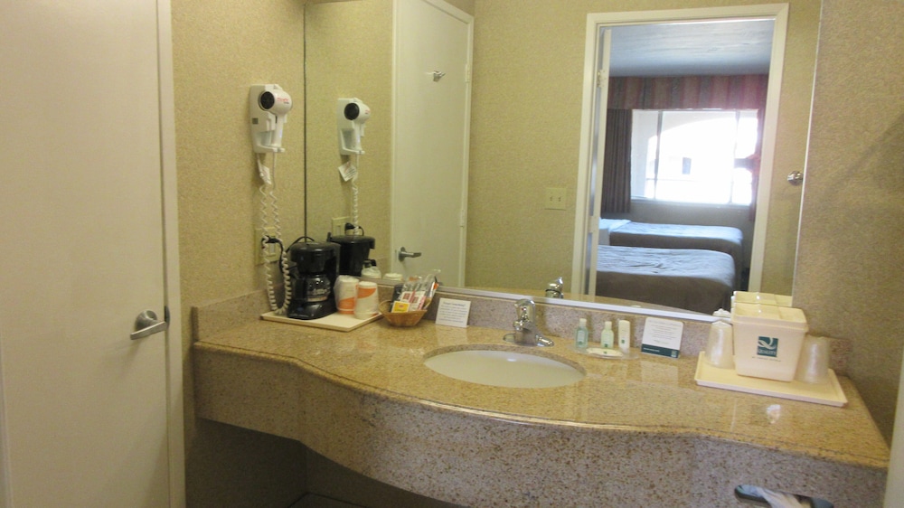 Quality Inn Near China Lake Naval Station 14/42