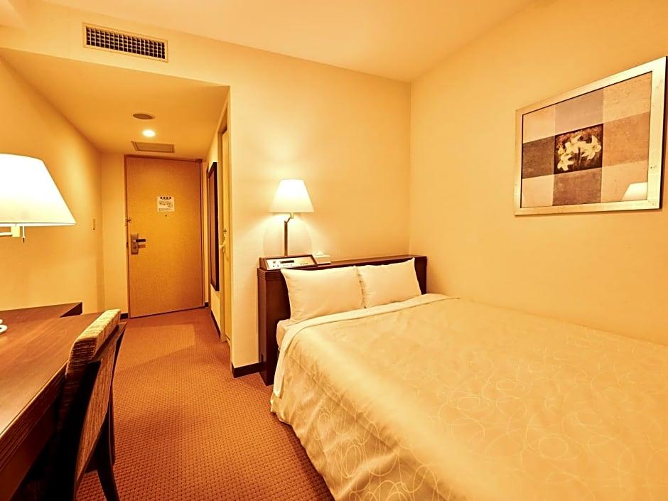 Courtland Hotel 13/33