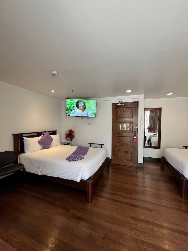 Safari Lodge Baguio By Log Cabin Hotel 17/76