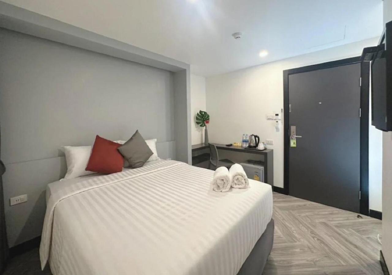 14 Sathorn Hotel 12/42