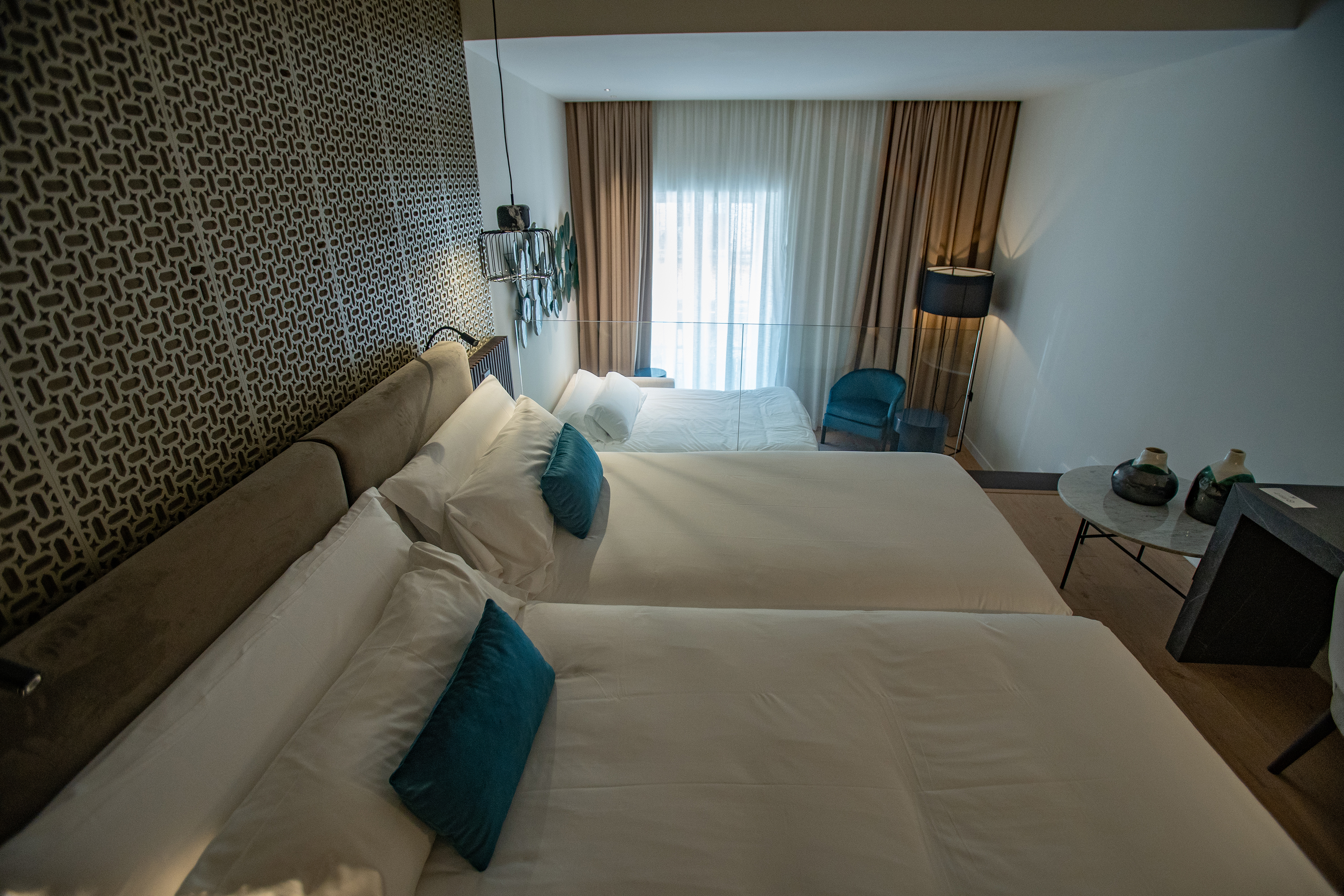 Room, Triple