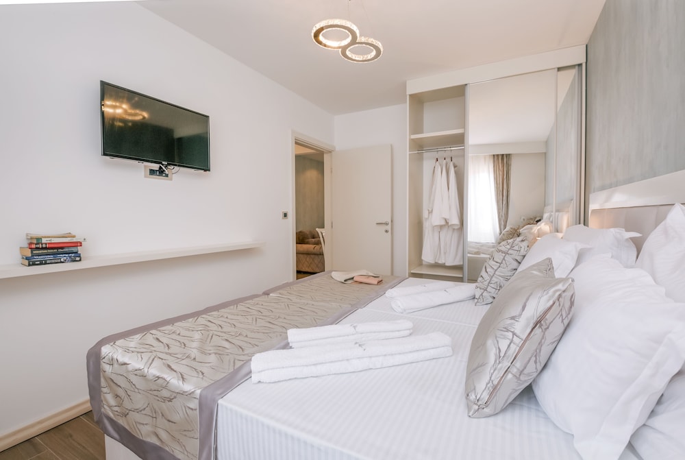 Splendido Mb Apartments 12/65
