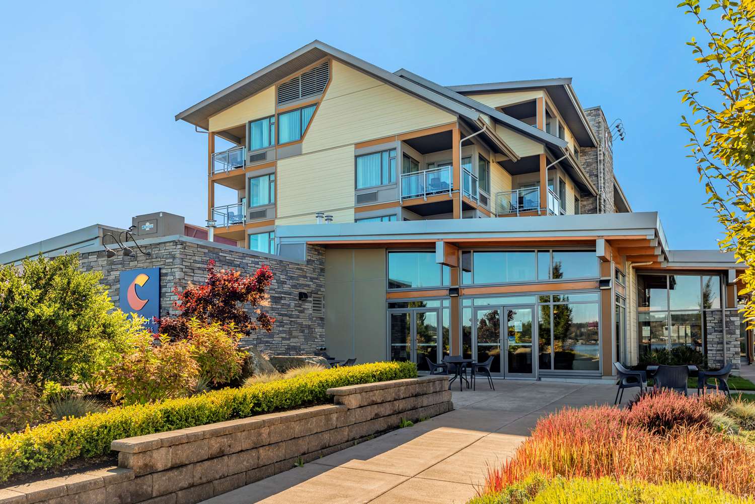 Comfort Inn & Suites Campbell River, BC 2/46