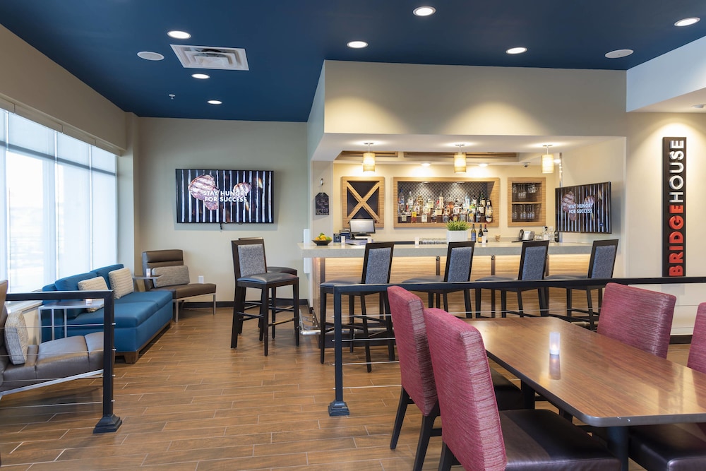 TownePlace Suites by Marriott Louisville North 30/40