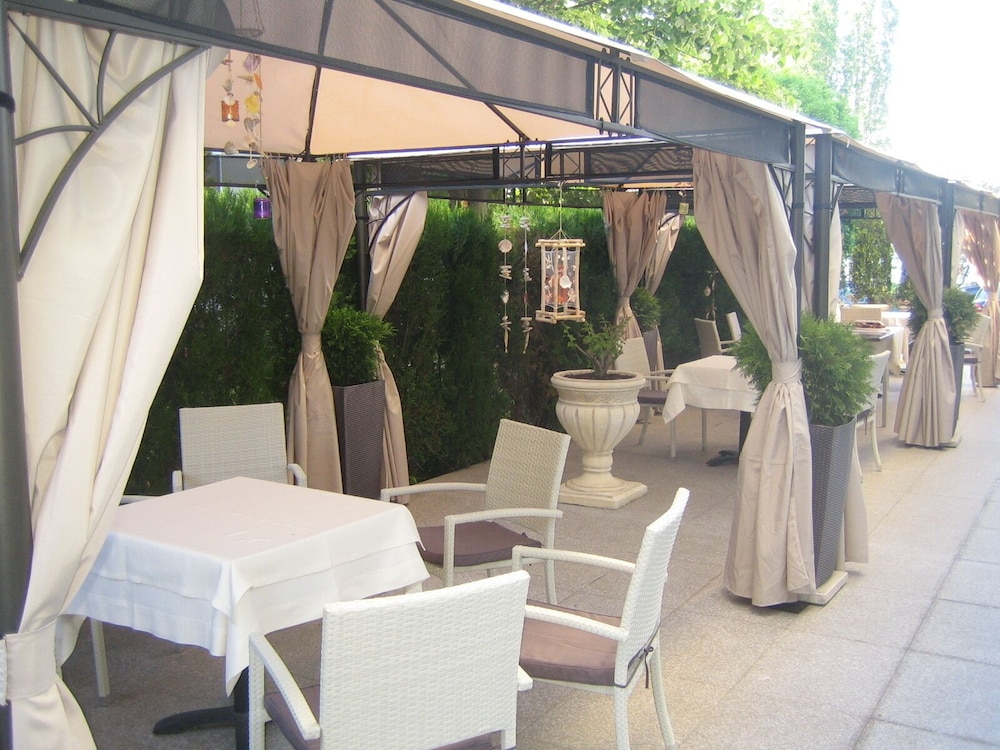 Ventura Boutique Hotel 46/50