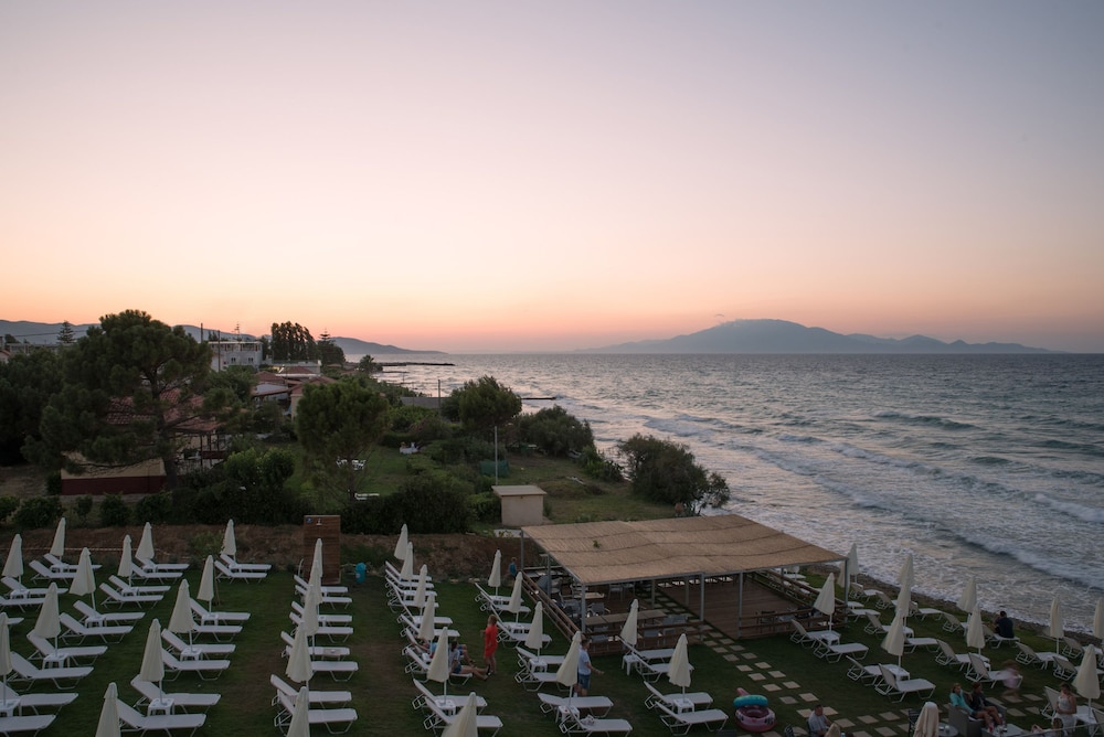 Golden Coast Resort 31/46