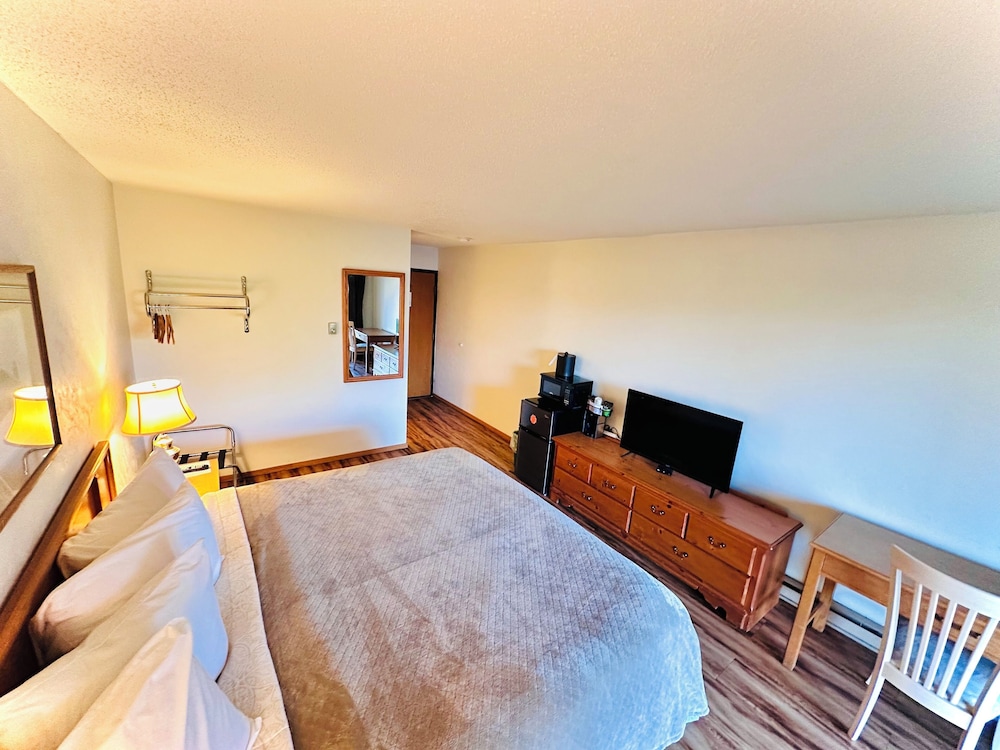 Lodge at Leathem Smith 22/61