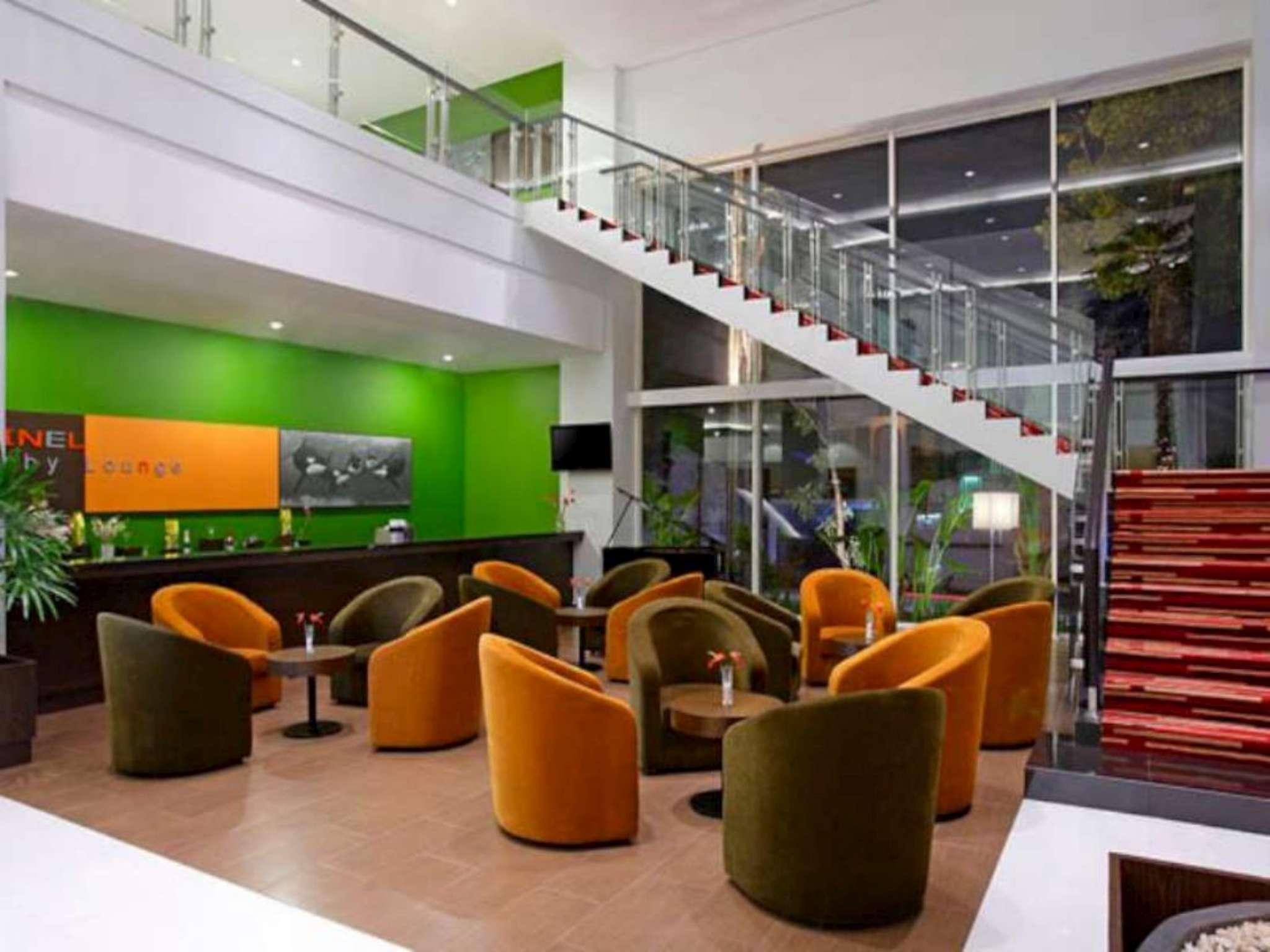 Hotel Santika Palu 21/36