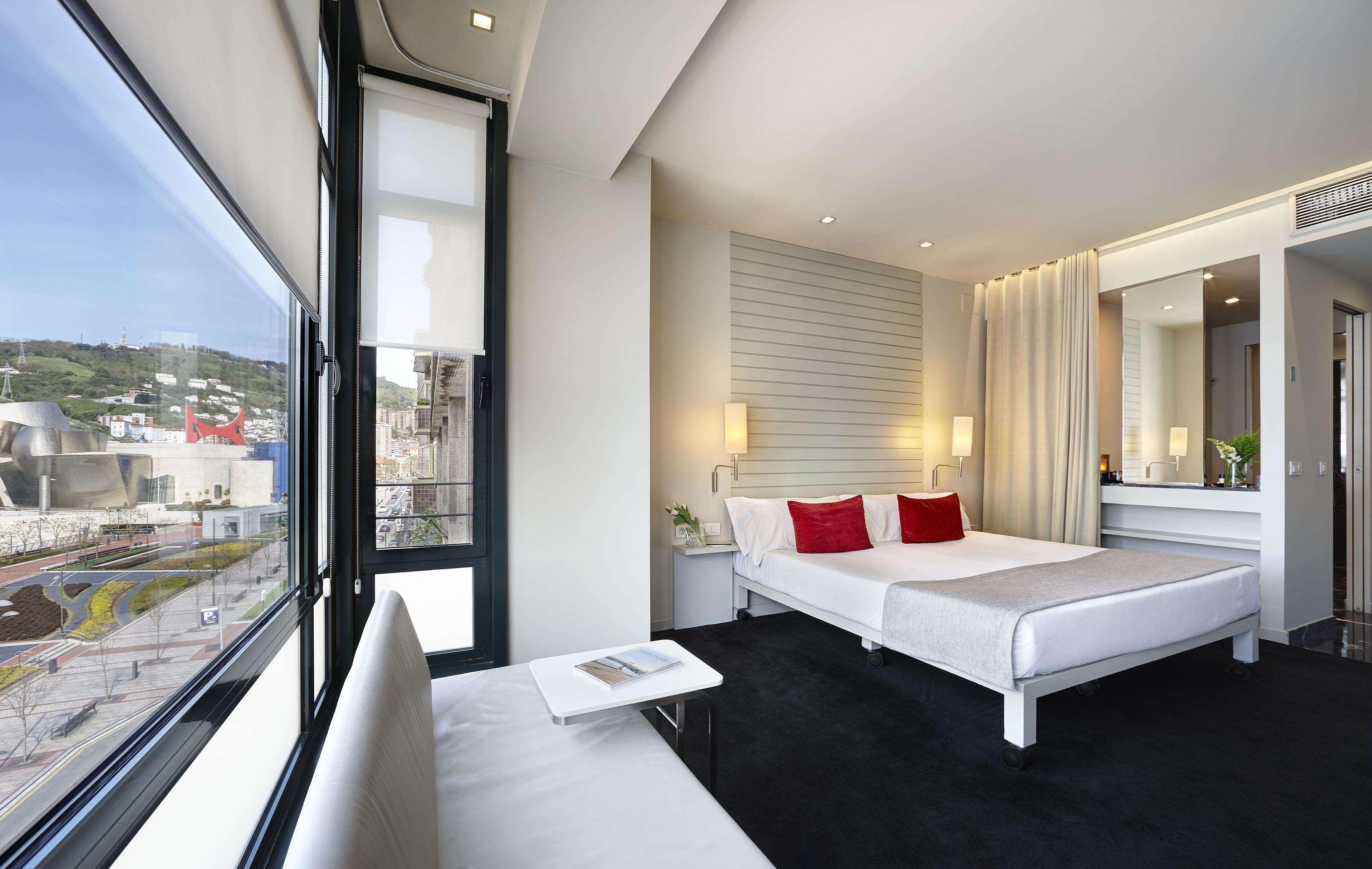 Deluxe, Double Bed