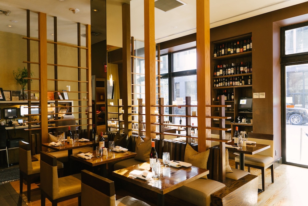The Square Hotel 43/50