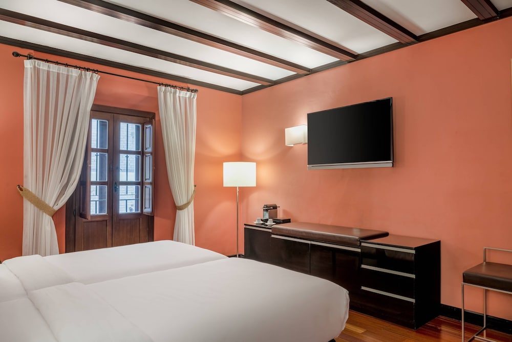 Hotel Palacio de Santa Paula Autograph Collection 22/42