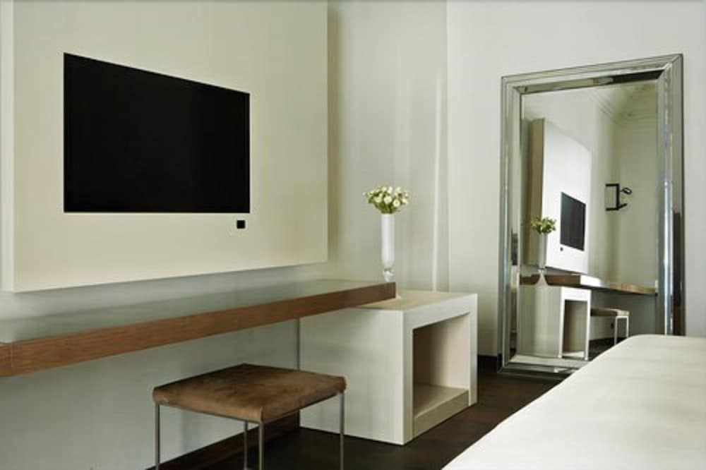 Romano House 26/69