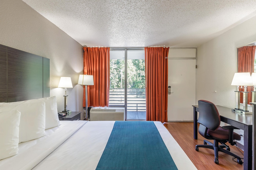 Motel6 Dumfries, VA 16/50