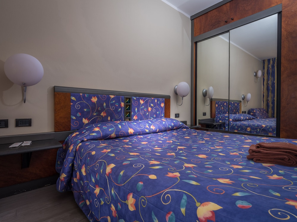 Leonardo Da Vinci Hotel 25/73
