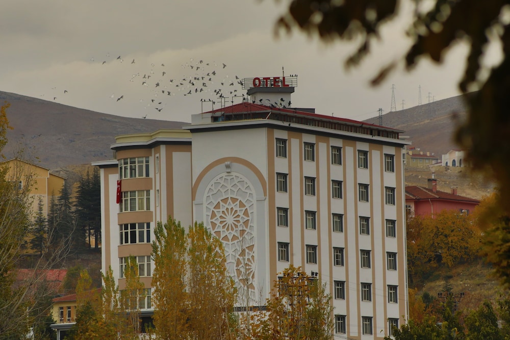 Tiryandafil Hotel 5/44