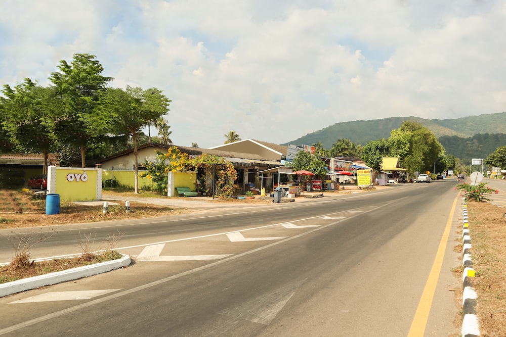 Norn Ranong Hostel 27/29