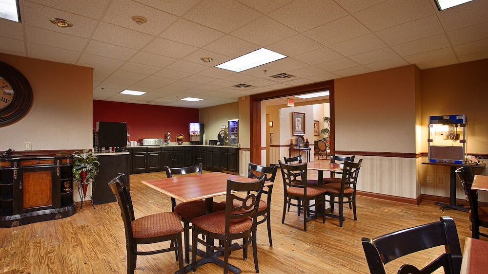 Best Western Plus Georgetown Corporate Center Hotel 36/41