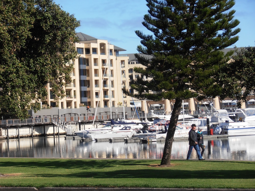 Haven Marina Motel 23/39