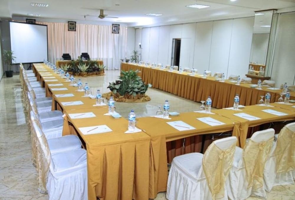 Hotel Cianjur Cipanas (Ex Ayola Hoci Cipanas) 17/17