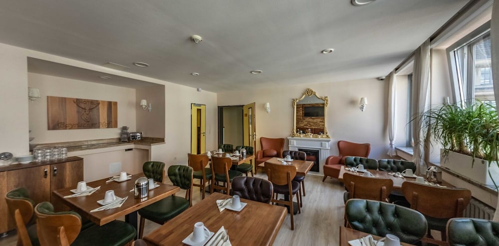 Hotel Bayrischer Hof 36/50
