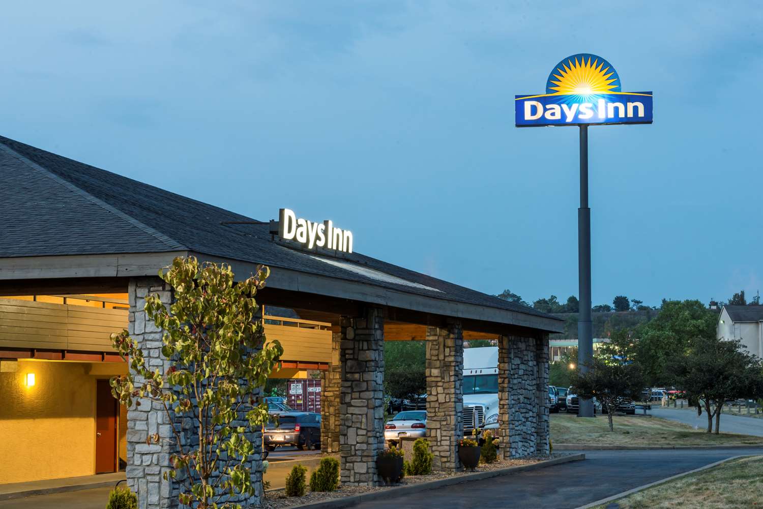 Days Inn By Wyndham Pittsburgh-Harmarville 3/16