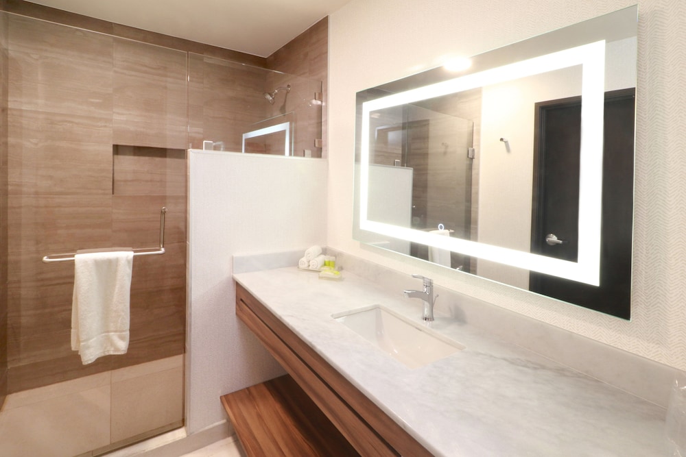 غرفة قياسية بسريرين كوين، Holiday Inn And Suites Monterrey Apodaca Zona Airport 4/7