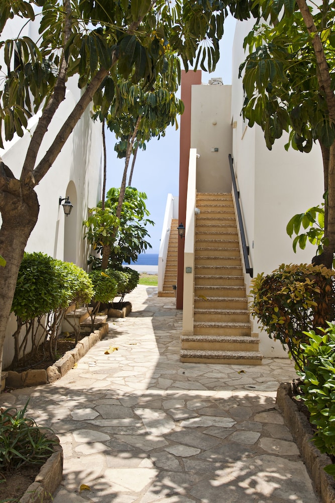 Akti Beach Hotel & Village Resort 54/68