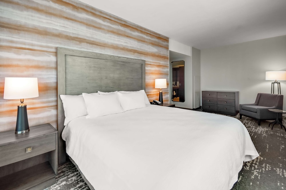 Embassy Suites by Hilton Jonesboro Red Wolf Convention Center 16/60