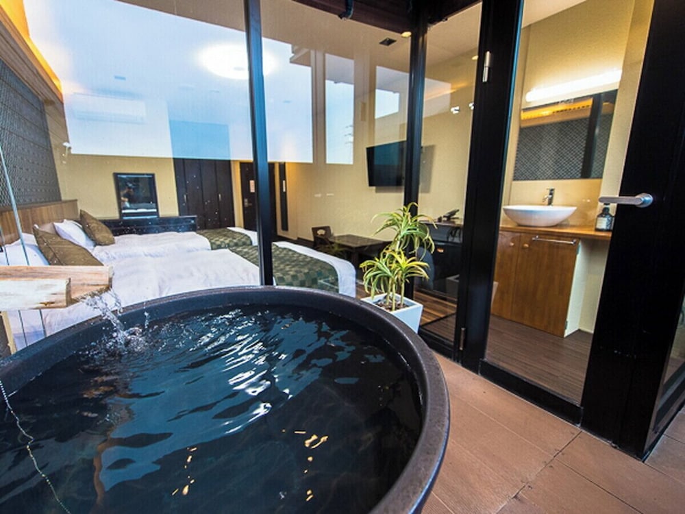 swimming pool spa