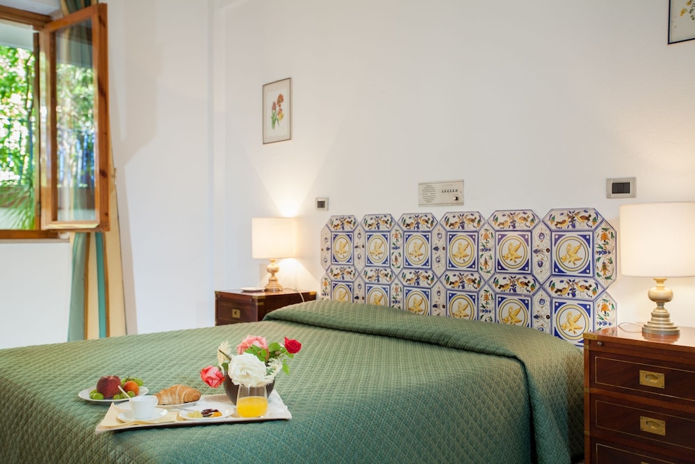 Grand Hotel De Rose 3/65