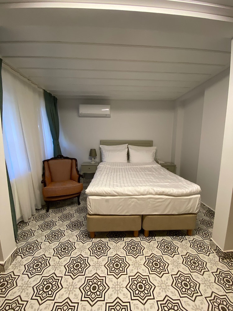 Ikiz Konak Boutique Hotel 8/30