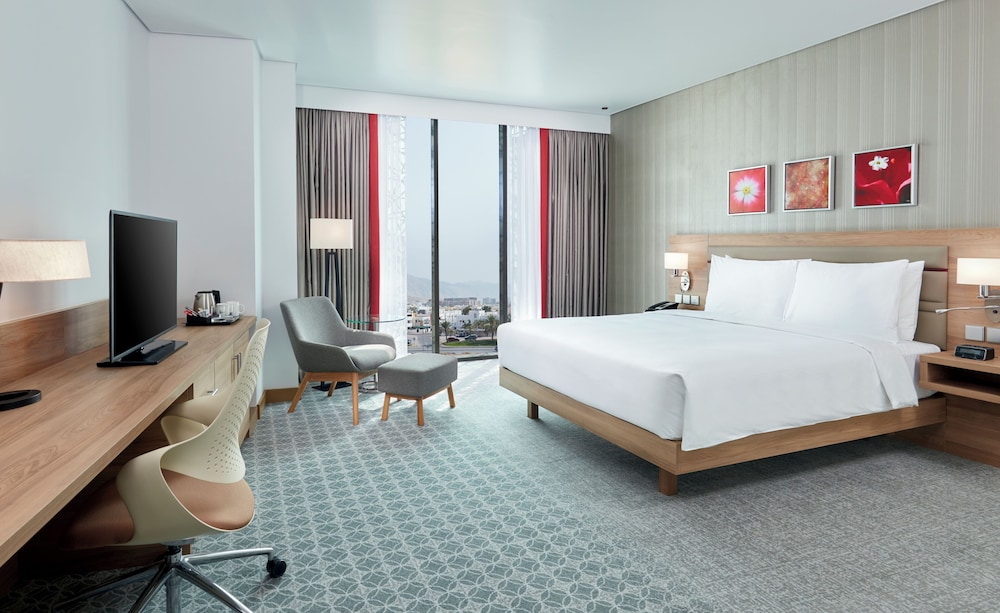 غرفة عائلية بسرير كينج، Hilton Garden Inn Muscat Al Khuwair 4/9