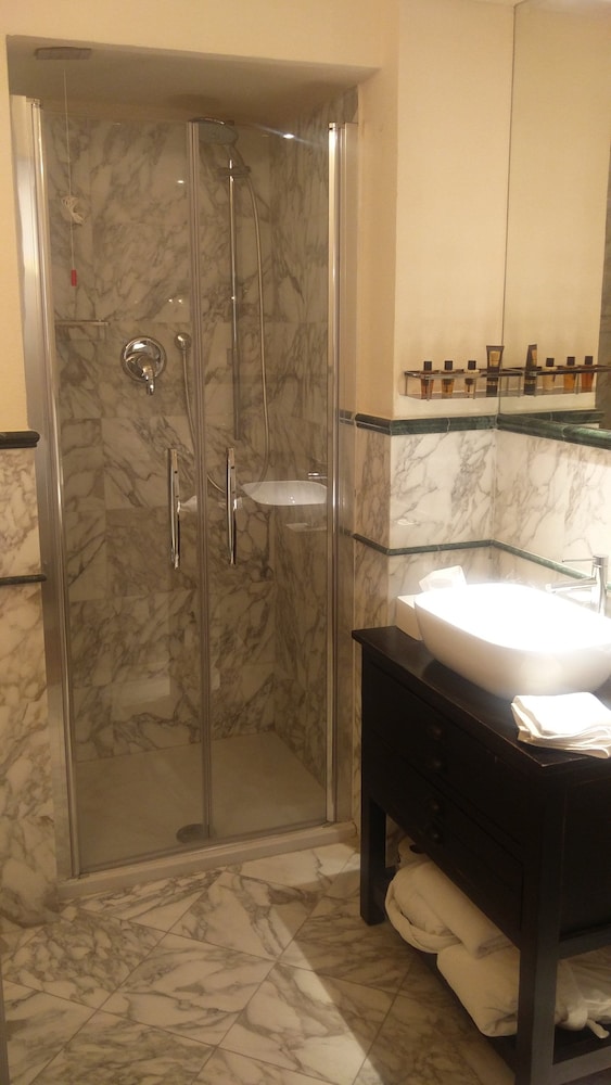 Royal Palace Hotel and Spa 15/33