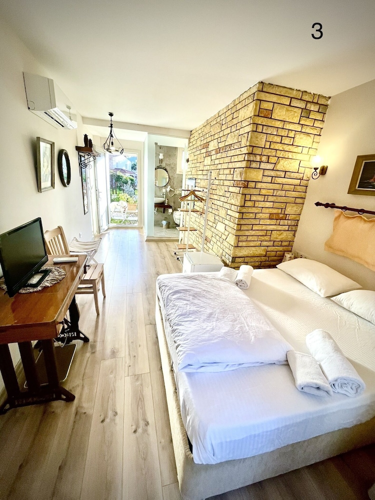 Destina Boutique Hotel 5/42