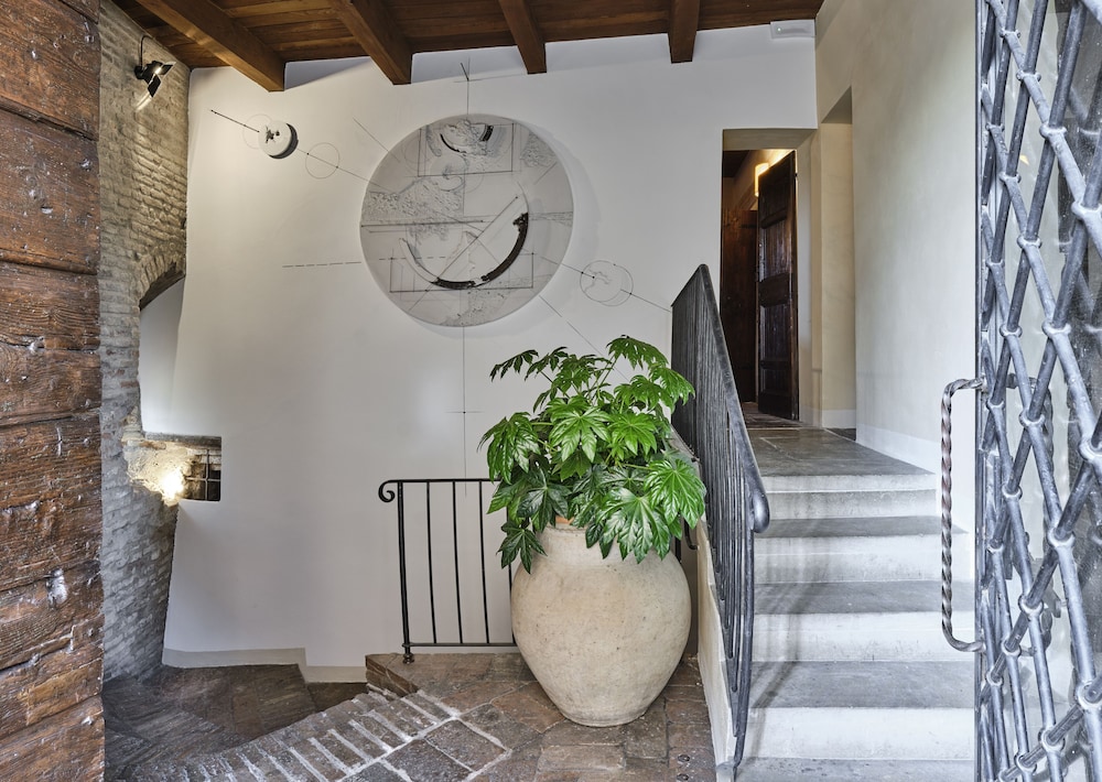 Castello Di Montegridolfo Spa Resort 11/89