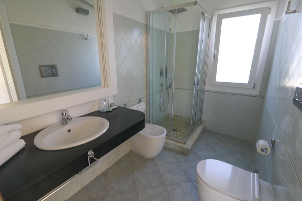 Limone Beach Resort 37/38
