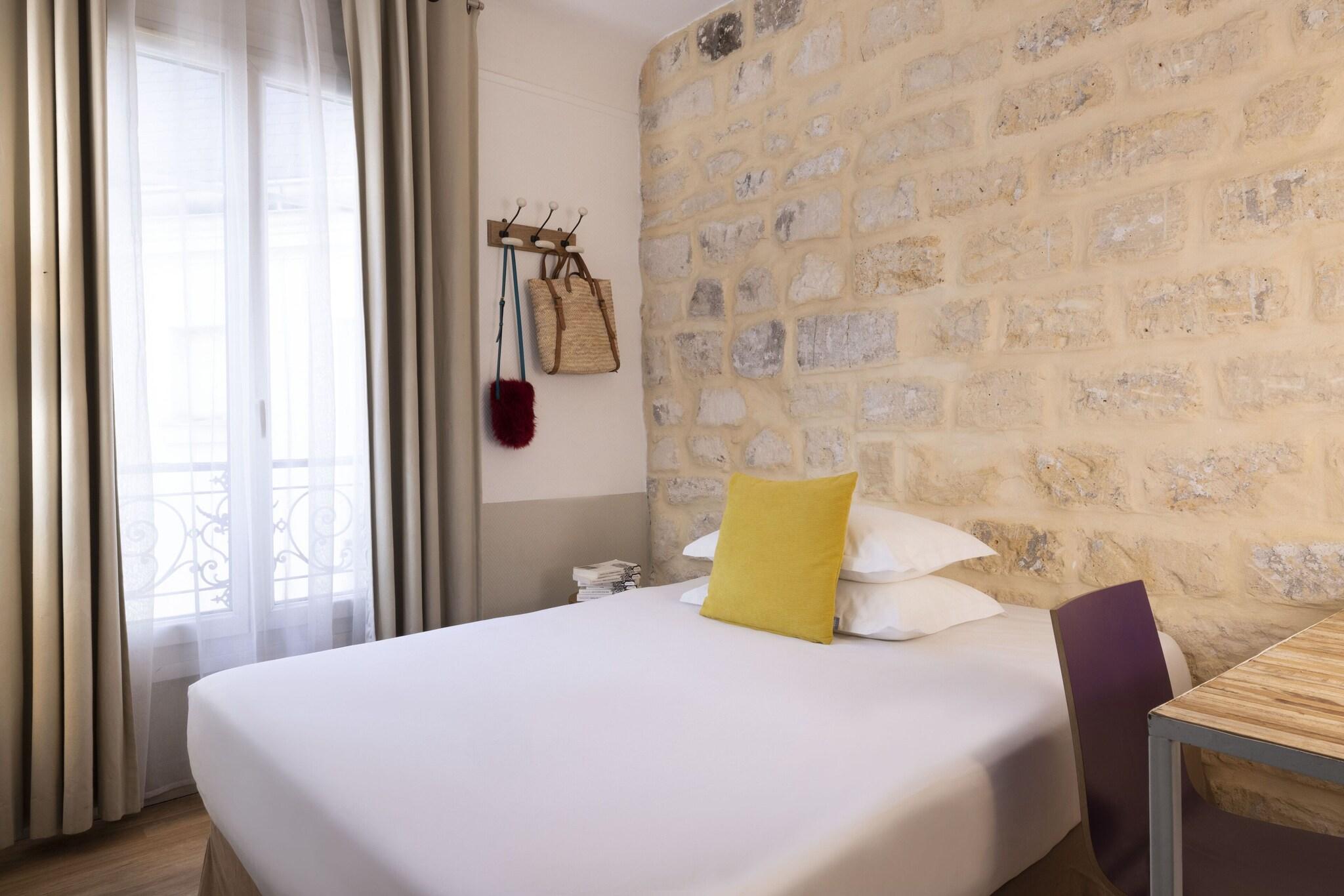 Economy, Single, Shared Bathroom