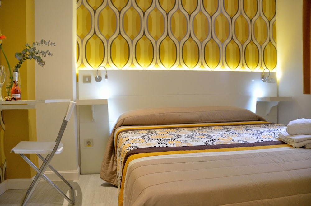 Hostal Far Home Plaza Mayor 16/25