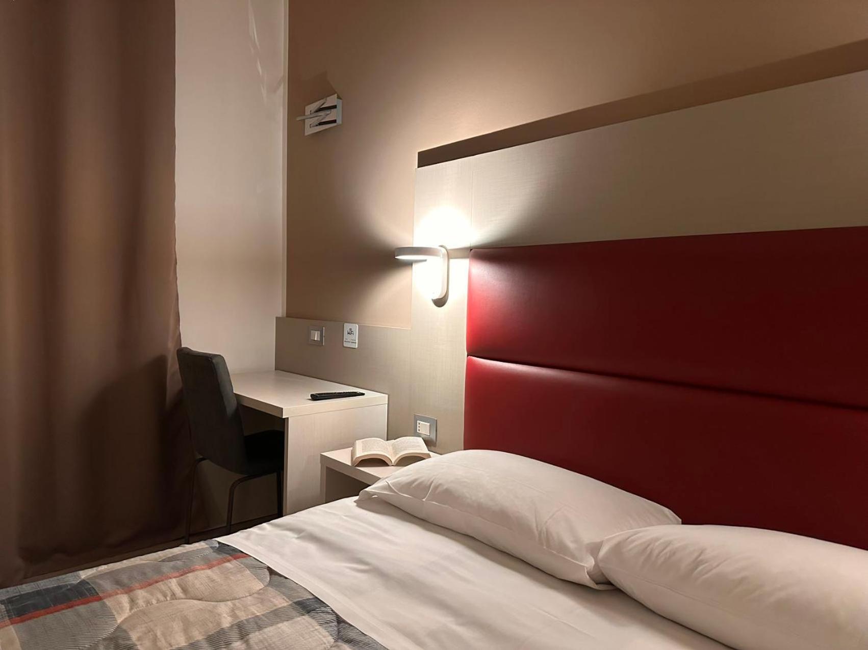 HOTEL CITY 20 15/31