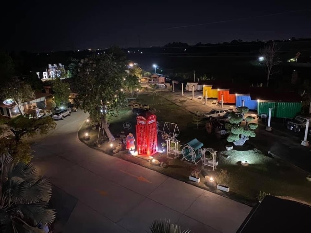 Iron Resort&Hotel 8/49