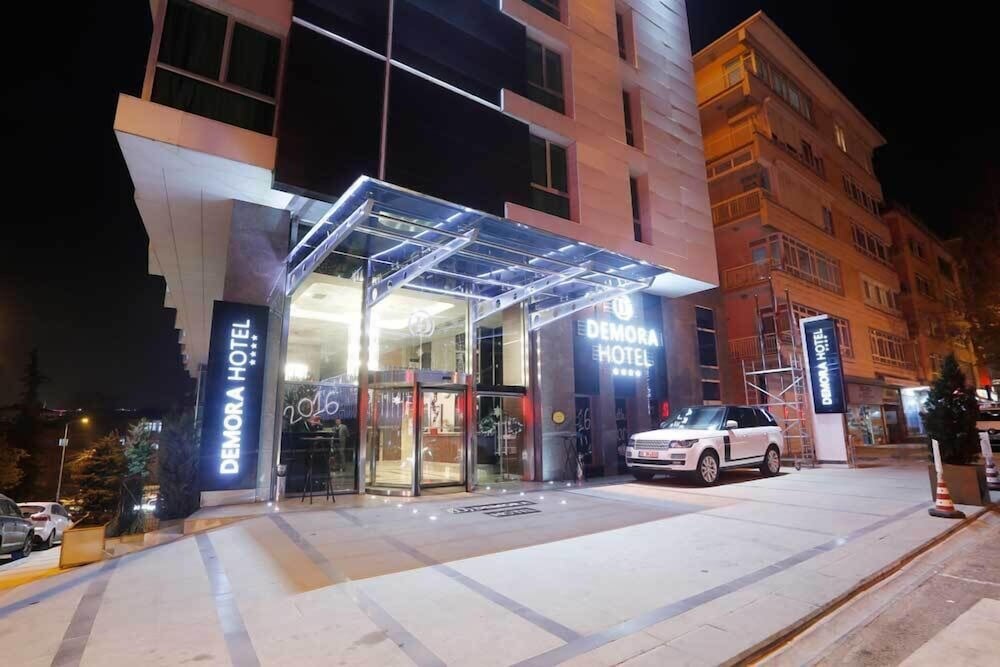 DEMORA HOTEL 62/64