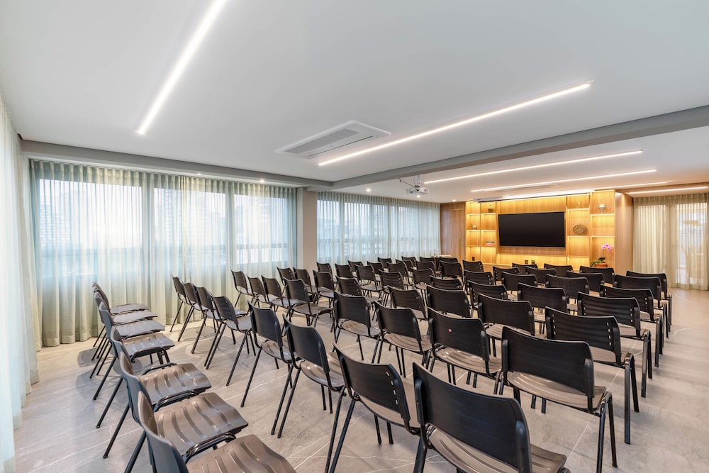 Cozzy Premium Paulista Hotel 61/70